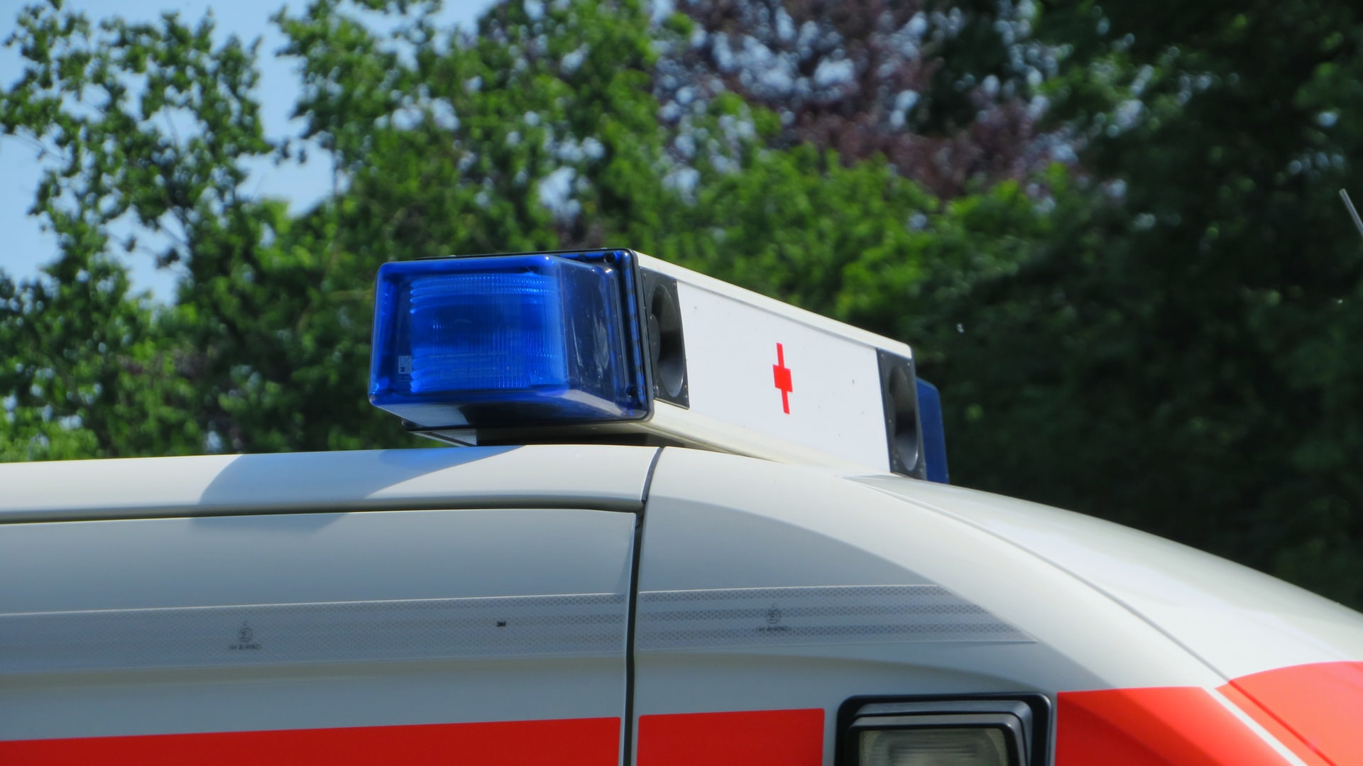 Krankenwagen_Lichter_unsplash.jpg
