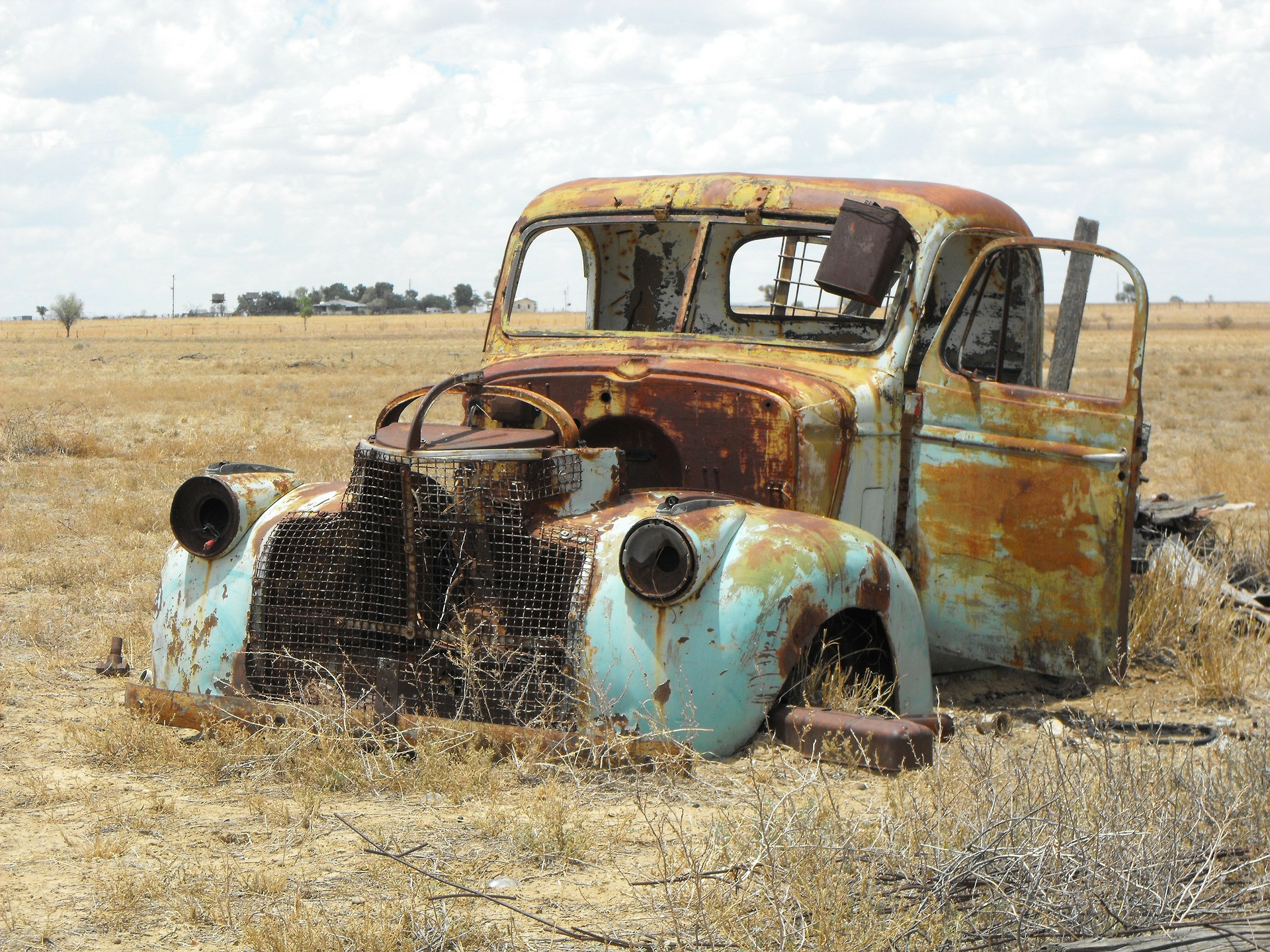 Auto-alt-Rostlaube-pixabay.jpg